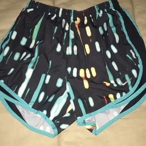 nike women’s tempo shorts .